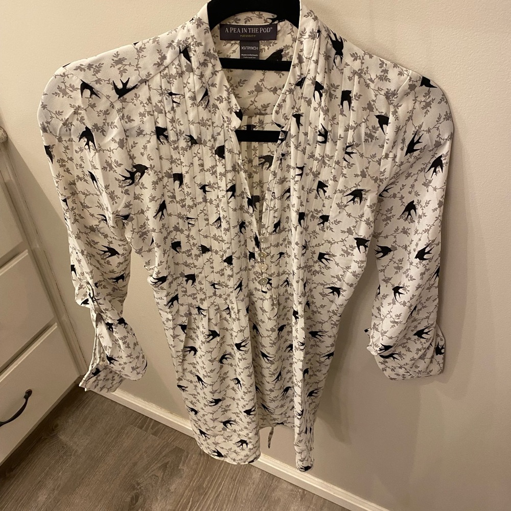 Maternity blouse from A Pea in the Pod, size XS.
